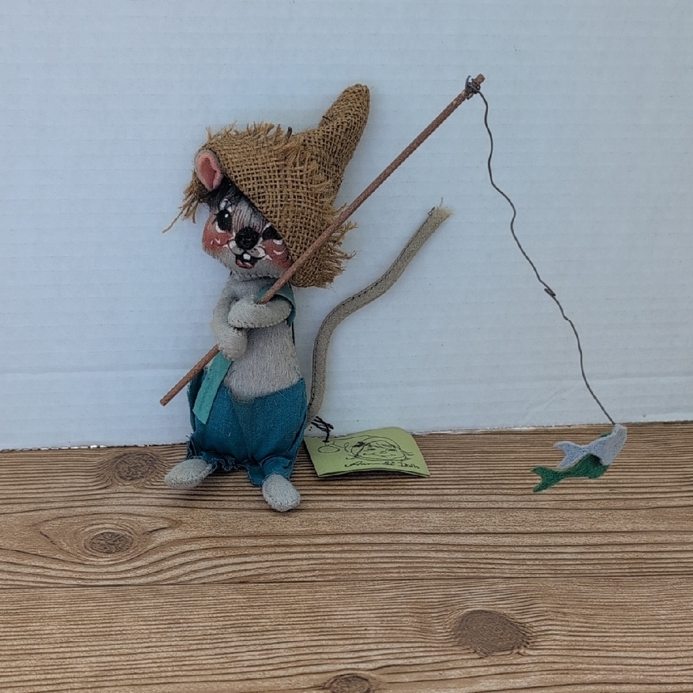 1971 Annalee Grey Plush Mouse Fisherman